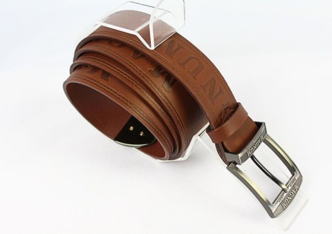 Pasek Skórzany Arucce (PL) Tłoczony Napis "MAGNUM" Z METALOWĄ KOŃCÓWKĄ Skóra Naturalana EXTRA 40 mm BRĄZOWY Pasek Skórzany Arucce (PL) Tłoczony Napis "MAGNUM" Z METALOWĄ KOŃCÓWKĄ Skóra Naturalana EXTRA 40 mm BRĄZOWY