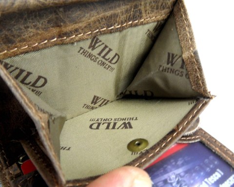 Portfel Męski Skórzany WILD Skóra Licowa Mały Pionowy Z Zapięciem RIFD WI5505-1 10,5 x 9 x 2 [cm]