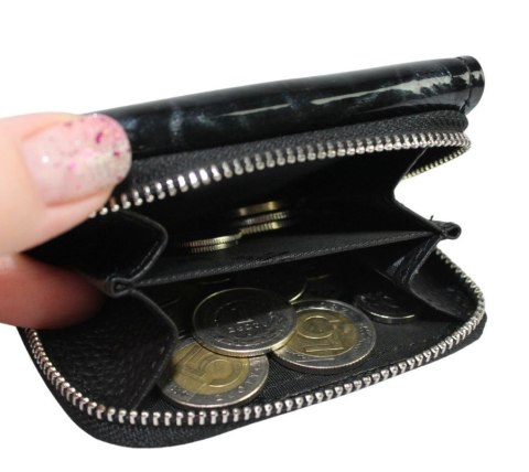 Portfel Skórzany Jennifer Jones Bułeczka Skóra Naturalna Lakierowana Z Suwakiem 5263-14 CZARNY 9,5 x 7 x 3 [cm]