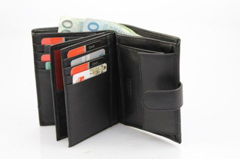 Portfel Męski PIERRE CARDIN Skóra Licowa RFID Duży Pionowy Z Zapięciem MATOWY Z OZDOBNYM ELEMENTEM 331A 13 x 10 x 3 [cm]