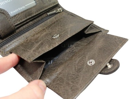 Portfel Męski WILD E-skóra Duży Pionowy Z Zapięciem WI1141-1 12,5 x 9,5 x 2 [cm]