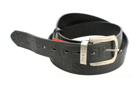 Pasek Skórzany COMPLEX (PL) Tłoczony Napis "DESEL" Skóra Licowa EXTRA 40 mm CZARNY Pasek Skórzany COMPLEX (PL) Tłoczony Napis "DESEL" Skóra Licowa EXTRA 40 mm CZARNY